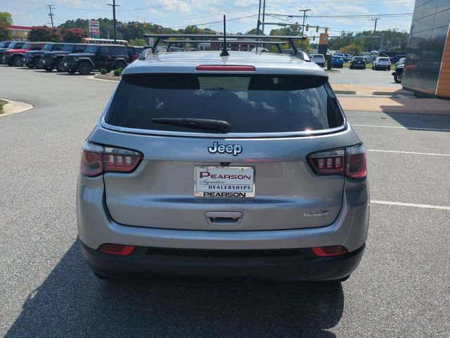 Used 2019 Jeep Compass Latitude w/ Popular Equipment Group FWD image 5