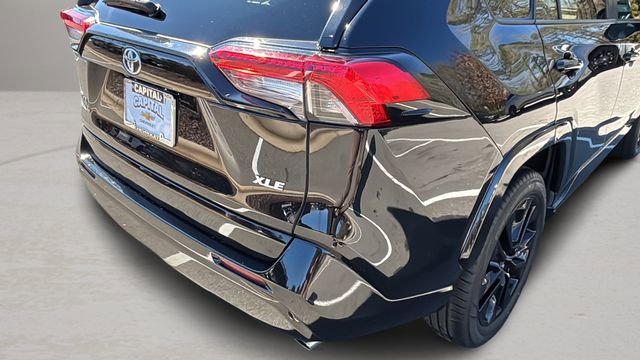 Used 2021 Toyota RAV4 XLE Premium image 37