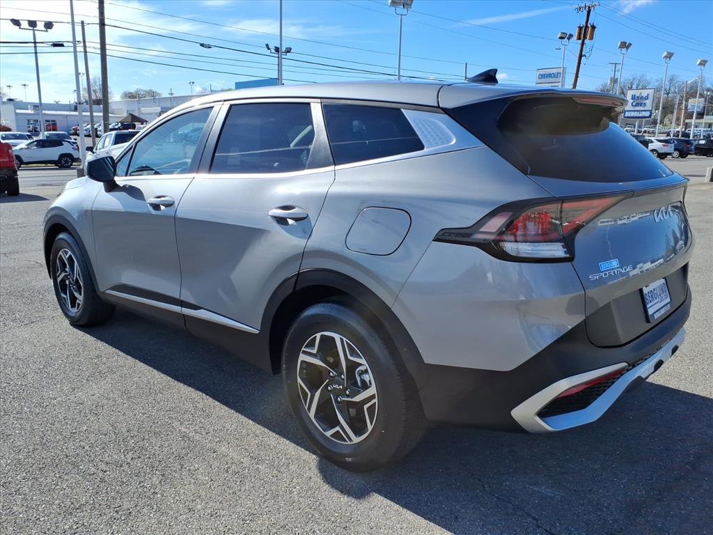 Used 2025 Kia Sportage LX image 6
