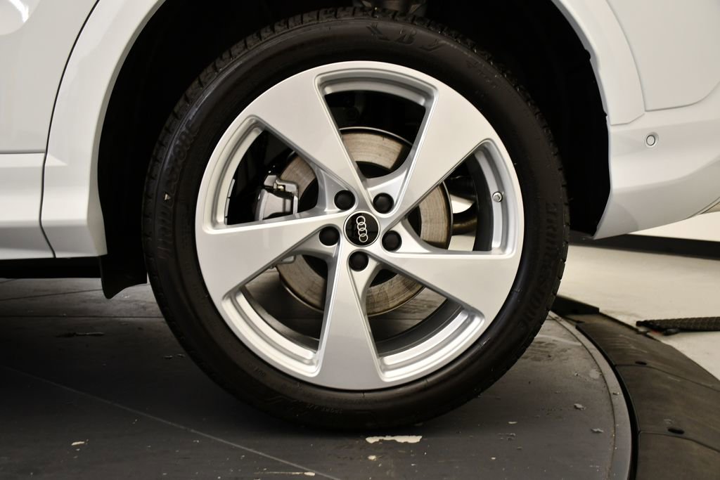 Used 2025 Audi Q5 Premium Plus w/ Premium Plus image 14