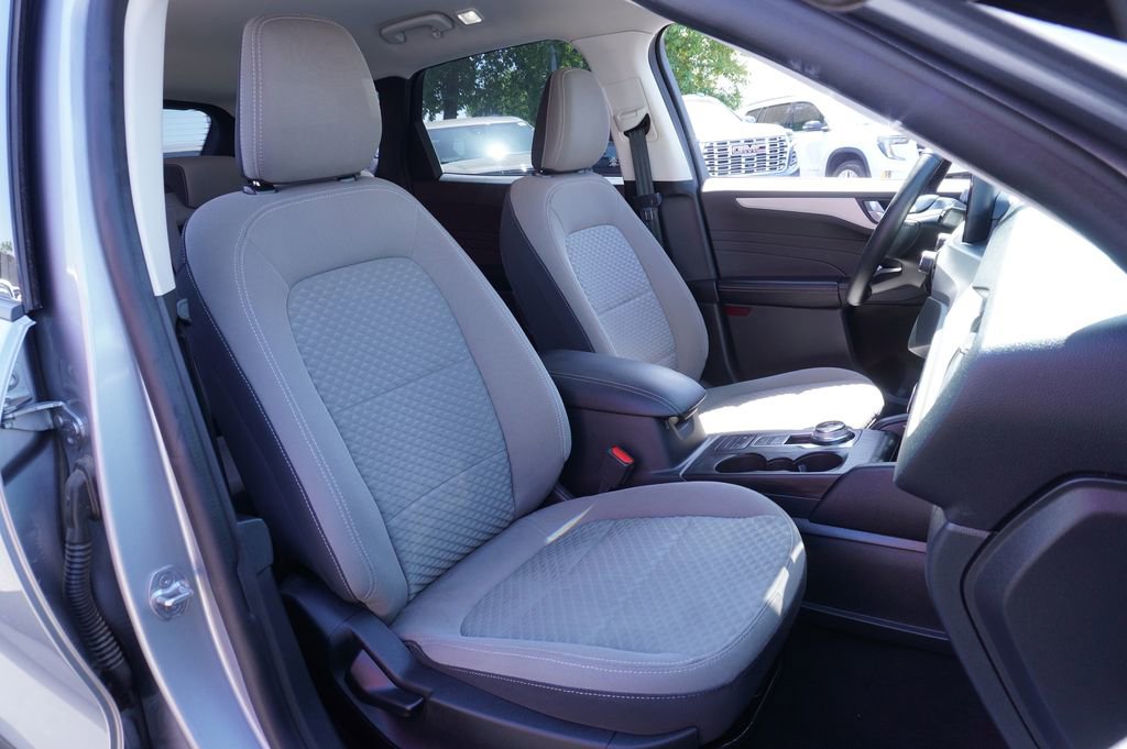 Used 2021 Ford Escape SE w/ SE Sport Appearance Package FWD image 12