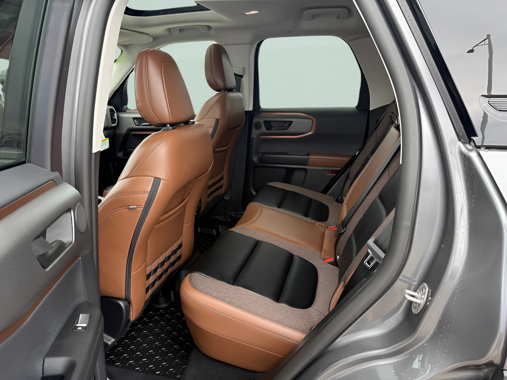 Used 2025 Ford Bronco Sport Outer Banks w/ Outer Banks Tech Package+ AWD/4WD image 5