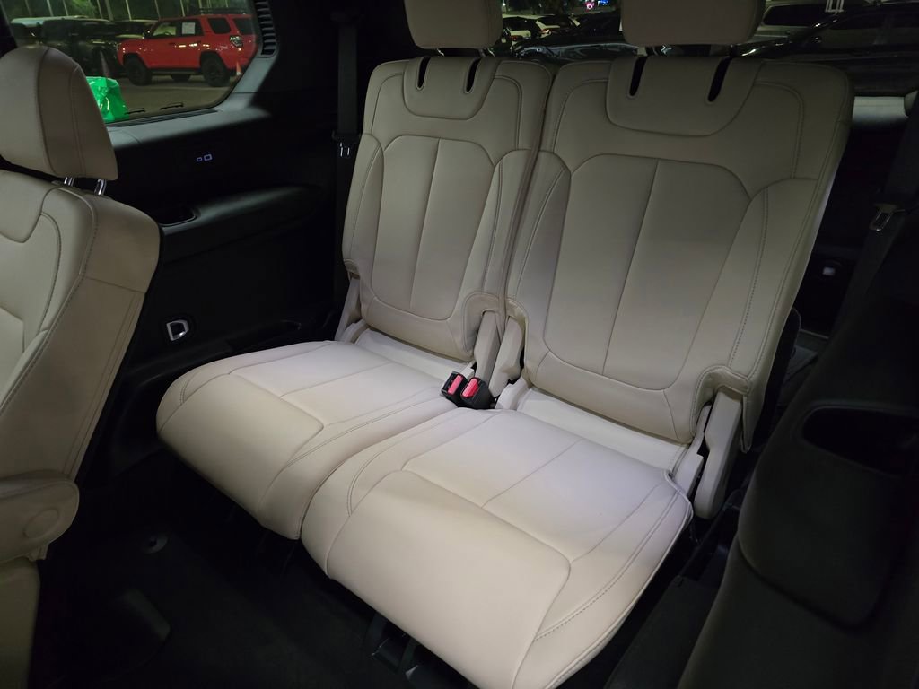 Certified 2024 Jeep Grand Cherokee L Limited AWD/4WD image 32