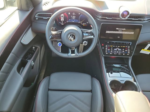 New 2026 Maserati Grecale Modena image 16