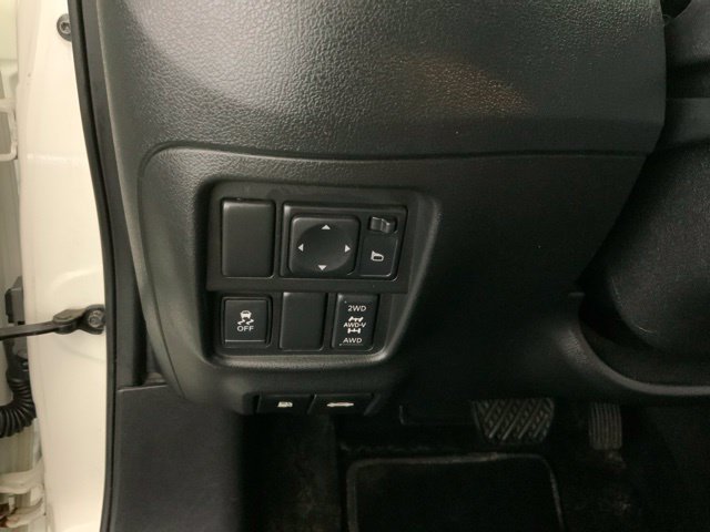 Used 2013 Nissan Juke SL AWD/4WD image 27
