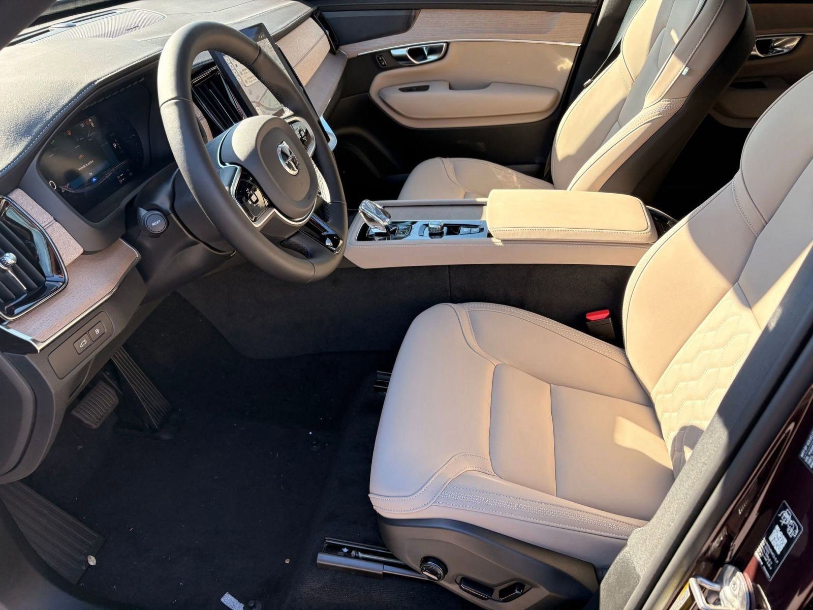 New 2026 Volvo XC90 T8 Plus w/ Protection Package image 5