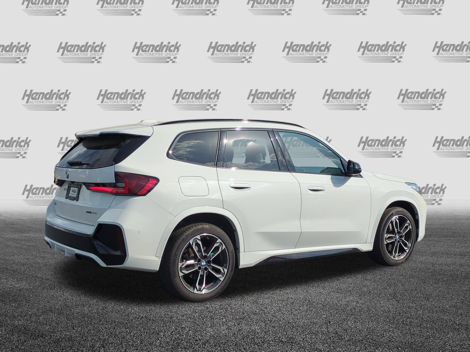 Used 2023 BMW X1 xDrive28i w/ M Sport Package image 9