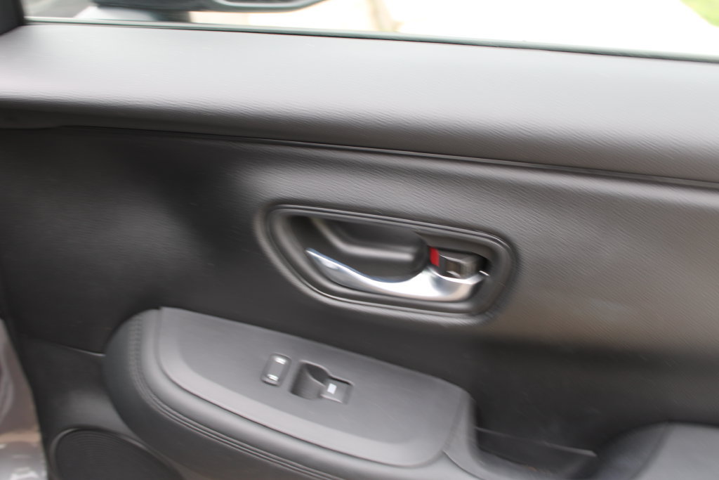 Used 2025 Honda HR-V LX image 20