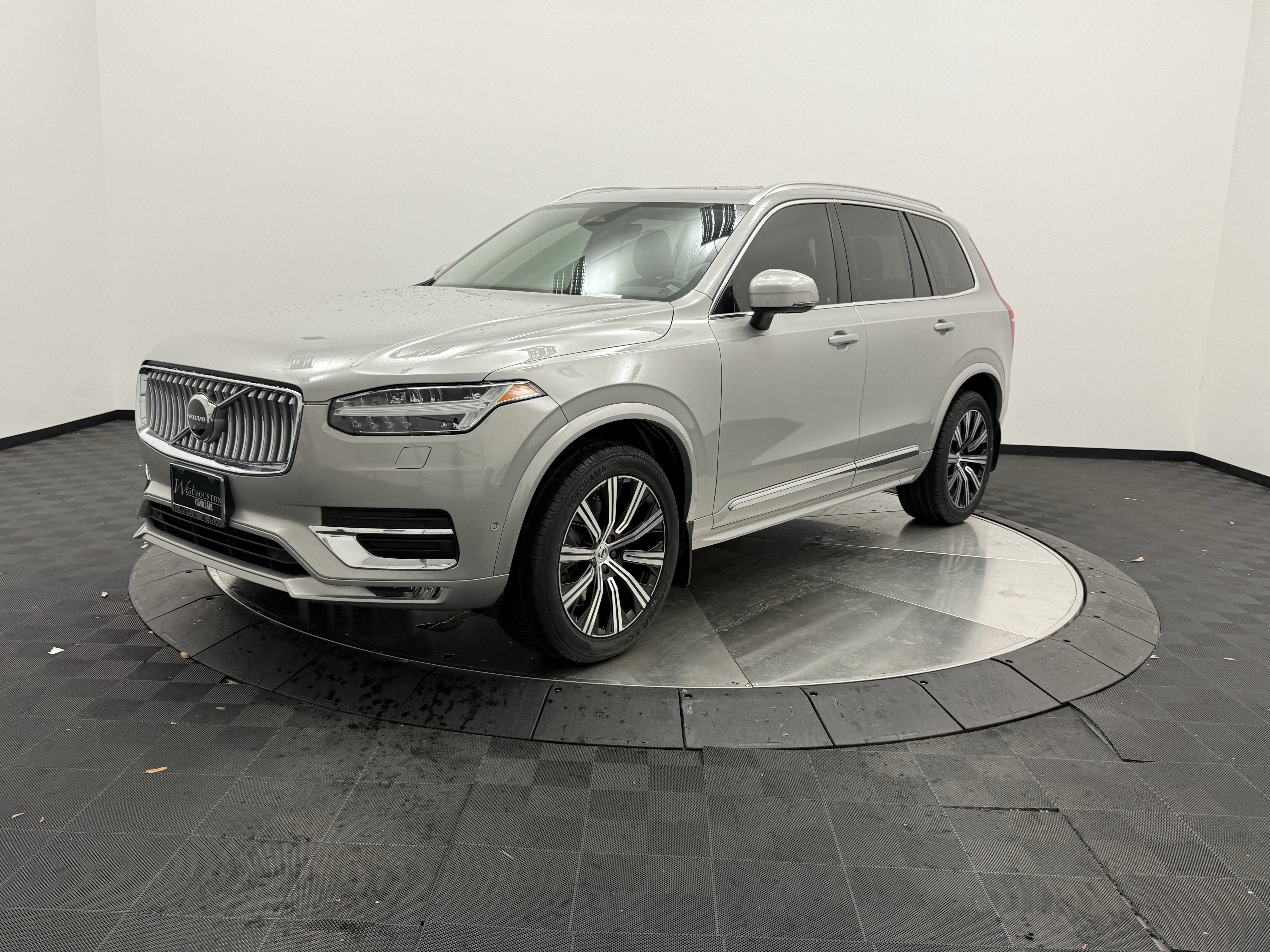 Certified 2023 Volvo XC90 B6 Plus w/ Protection Package Premier AWD/4WD image 3