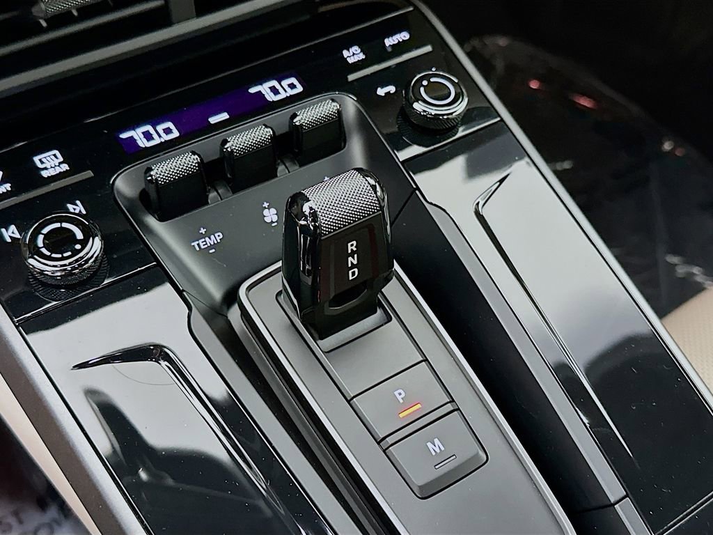 Used 2025 Porsche 911 Carrera image 18