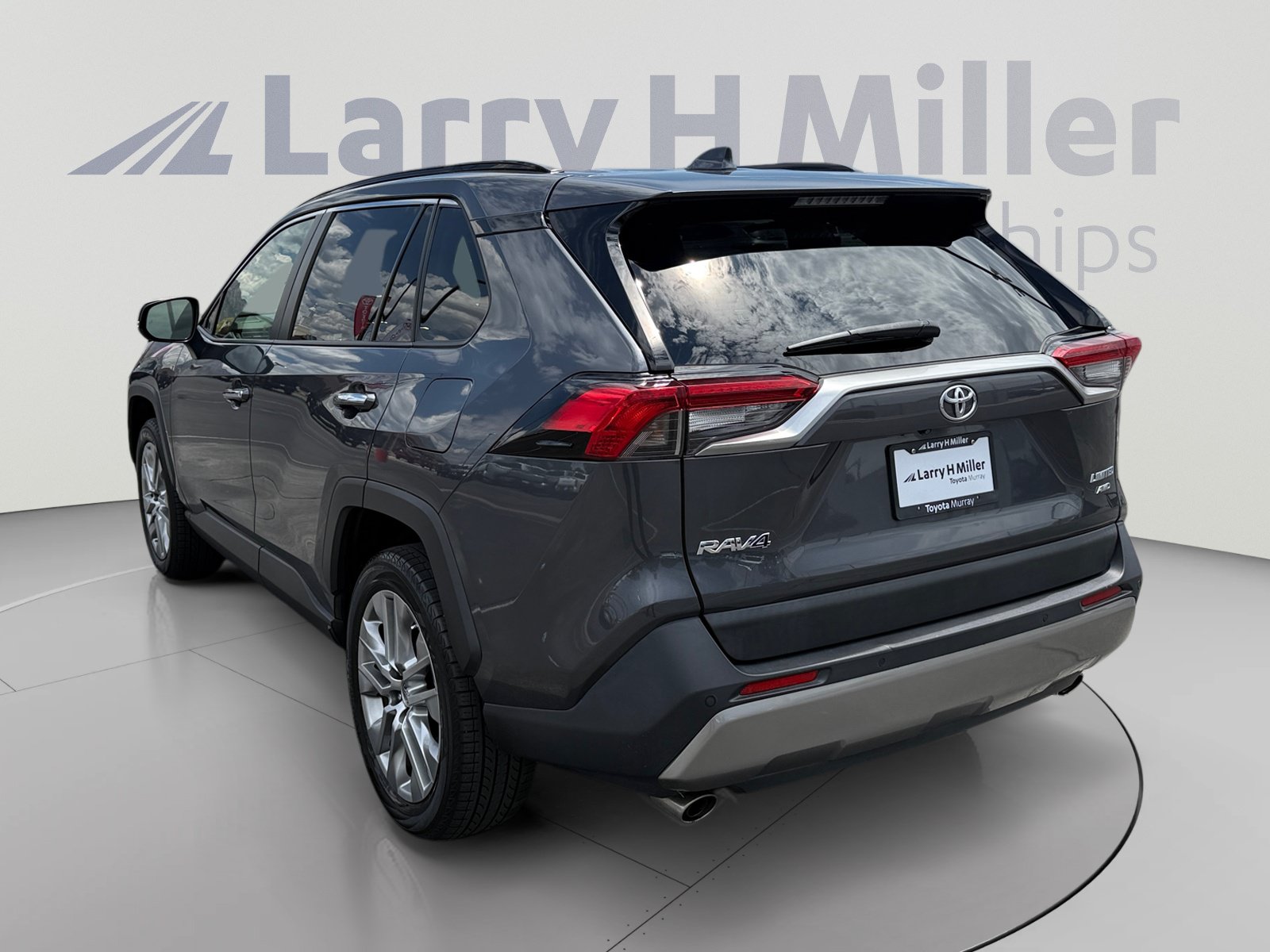 Used 2023 Toyota RAV4 Limited AWD/4WD image 3