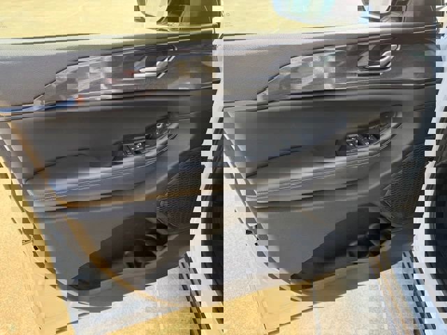 Used 2023 Jeep Grand Cherokee L Laredo image 12