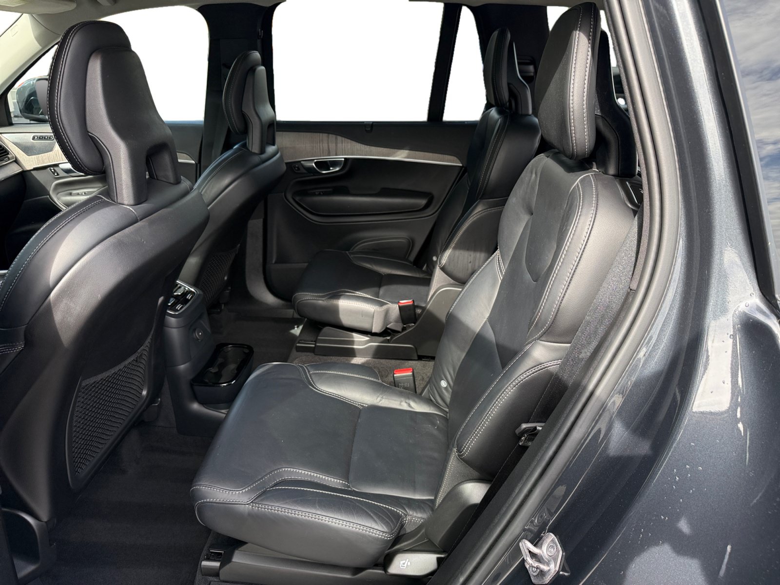 Used 2022 Volvo XC90 T8 Inscription w/ Advanced Package AWD/4WD image 16