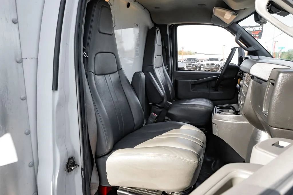 Used 2021 GMC Savana 3500 Extended w/ Power Convenience Package RWD image 25