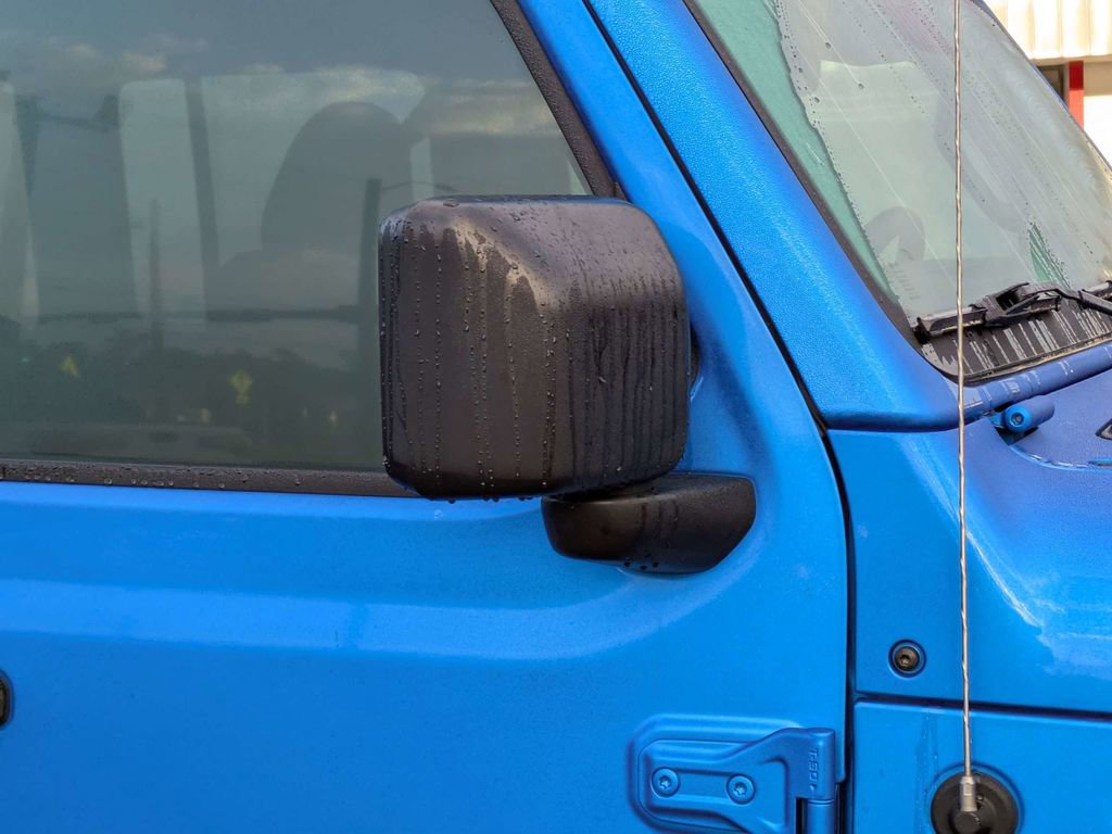 Used 2023 Jeep Wrangler Willys AWD/4WD image 13
