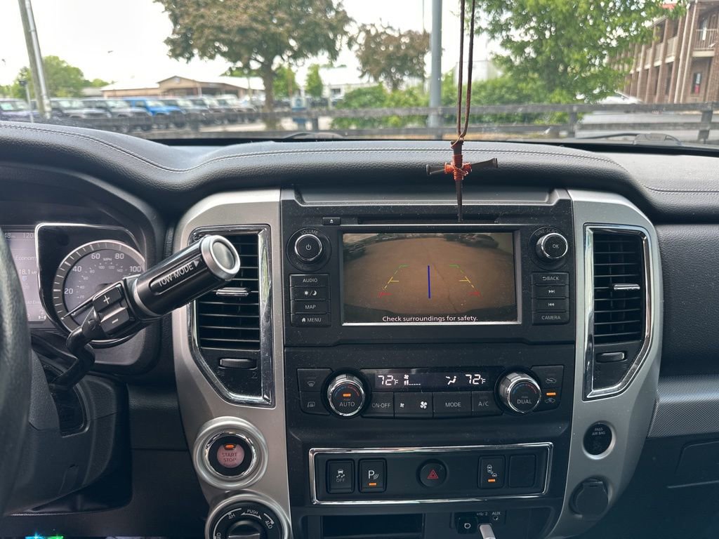 Used 2019 Nissan Titan PRO-4X AWD/4WD image 10