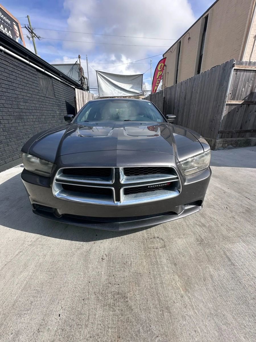 Used 2014 Dodge Charger SE image 2