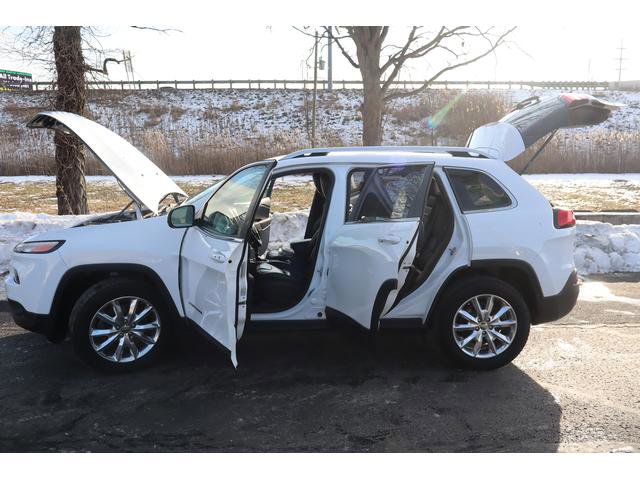 Used 2017 Jeep Cherokee Limited image 17
