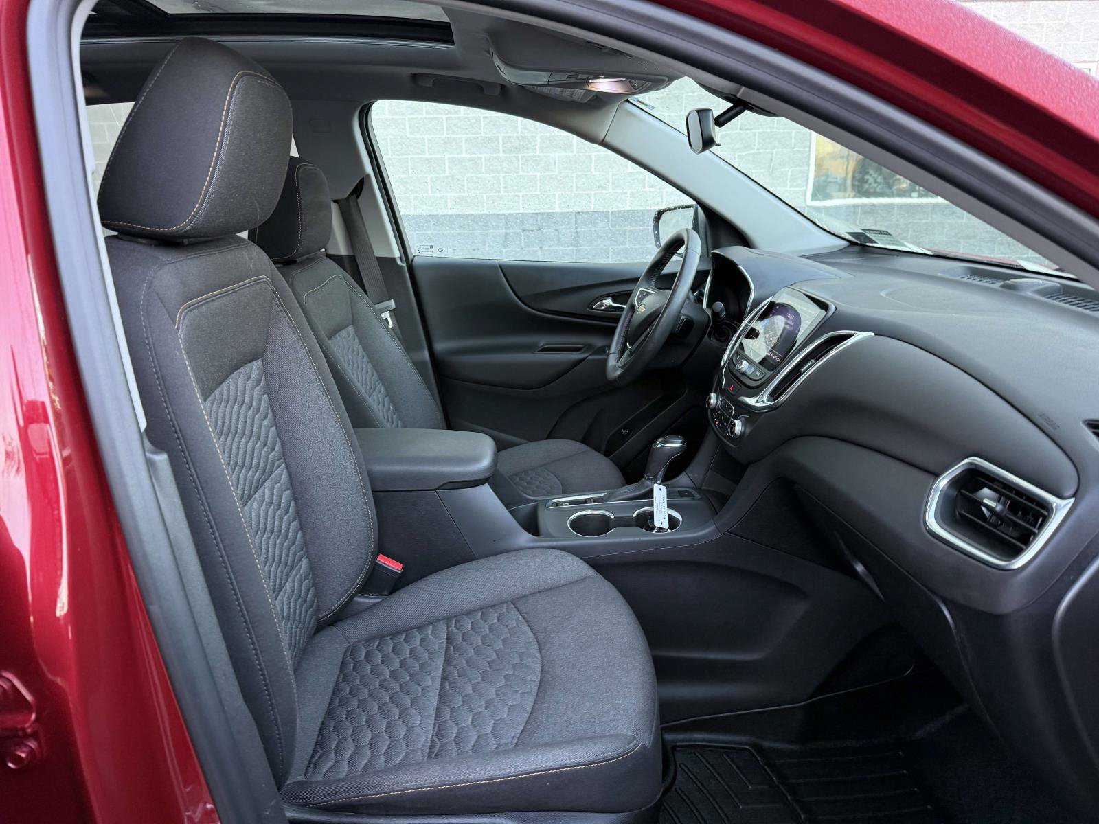 Used 2019 Chevrolet Equinox LT AWD/4WD image 16