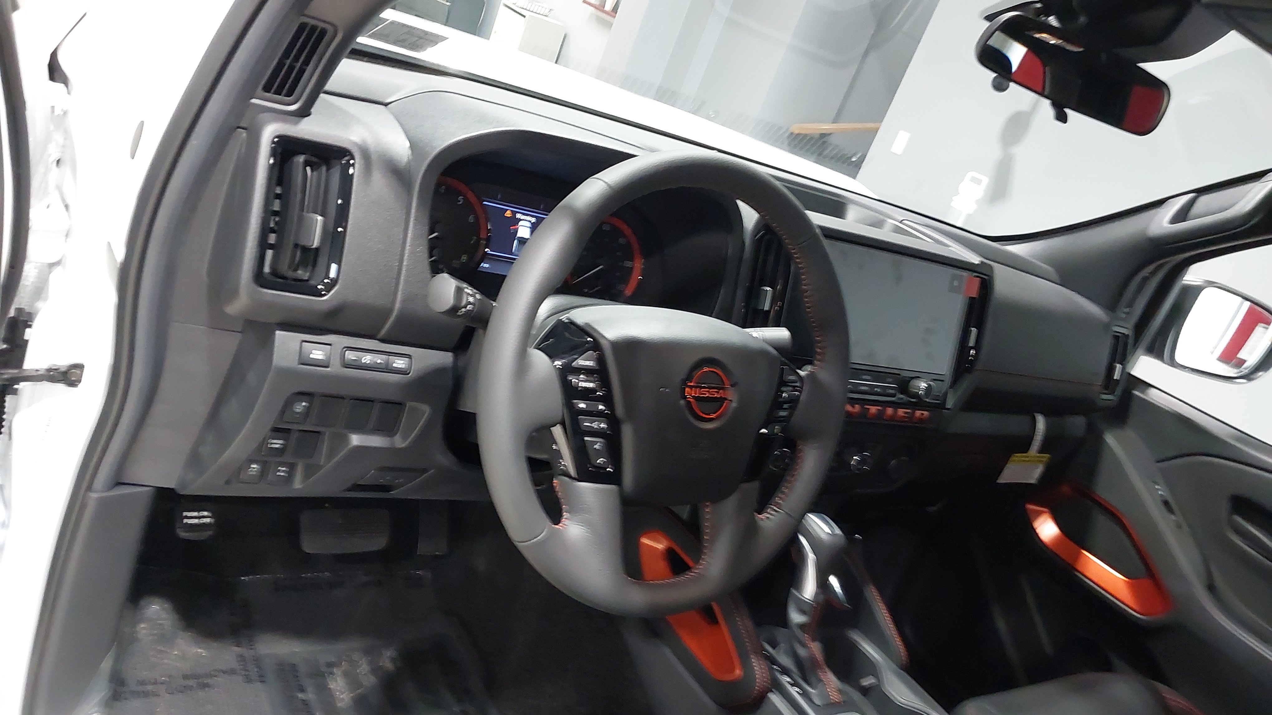 New 2026 Nissan Frontier PRO-4X w/ Tow Package AWD/4WD image 19