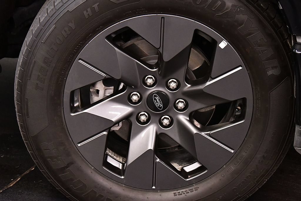 Used 2024 Ford F150 Lightning Flash AWD/4WD image 9