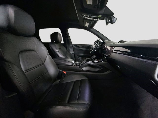 Used 2023 Porsche Cayenne w/ Premium Package AWD/4WD image 27