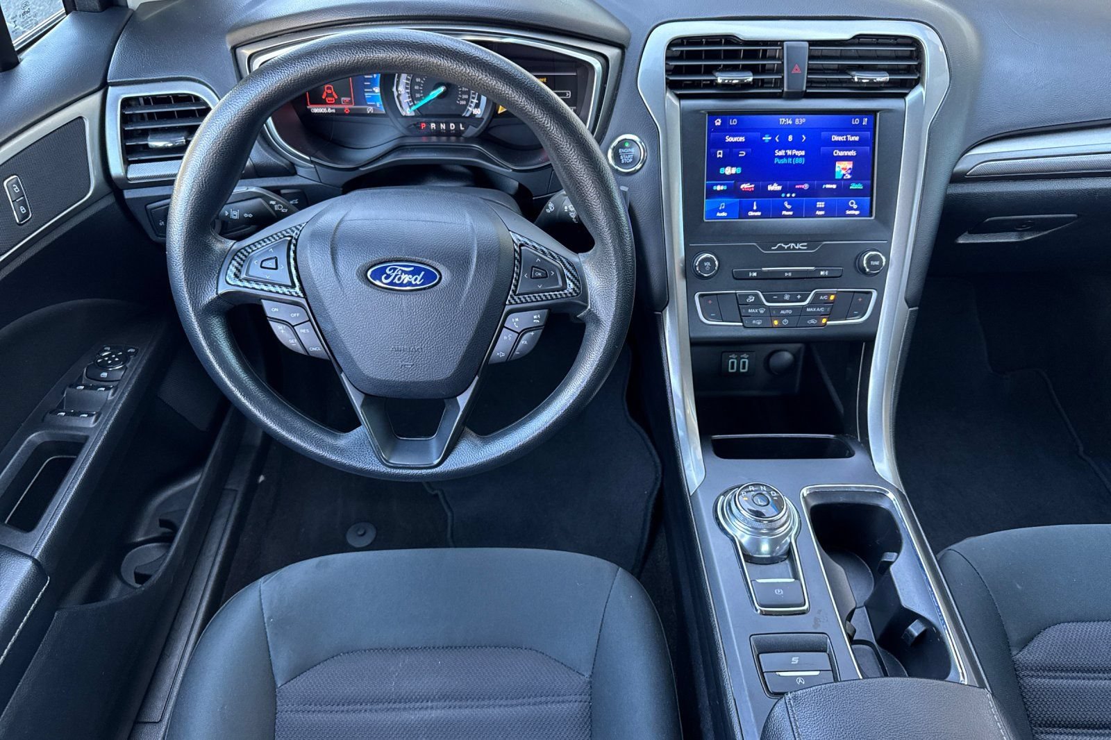 Used 2020 Ford Fusion SE FWD image 17