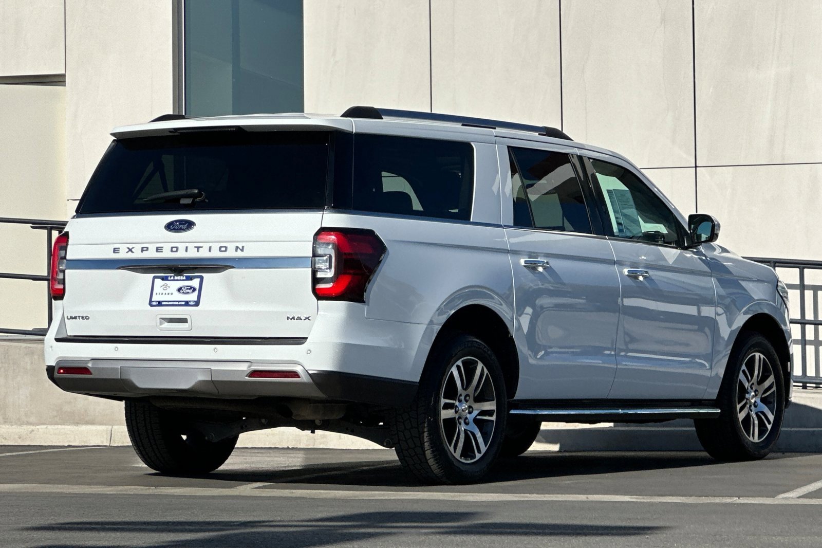 Used 2023 Ford Expedition Max Limited image 3