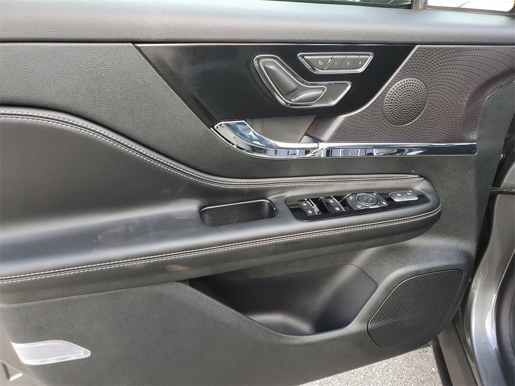 New 2026 Lincoln Corsair Premiere image 18