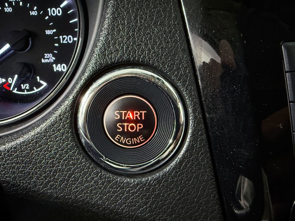 Used 2018 Nissan Rogue SL image 26