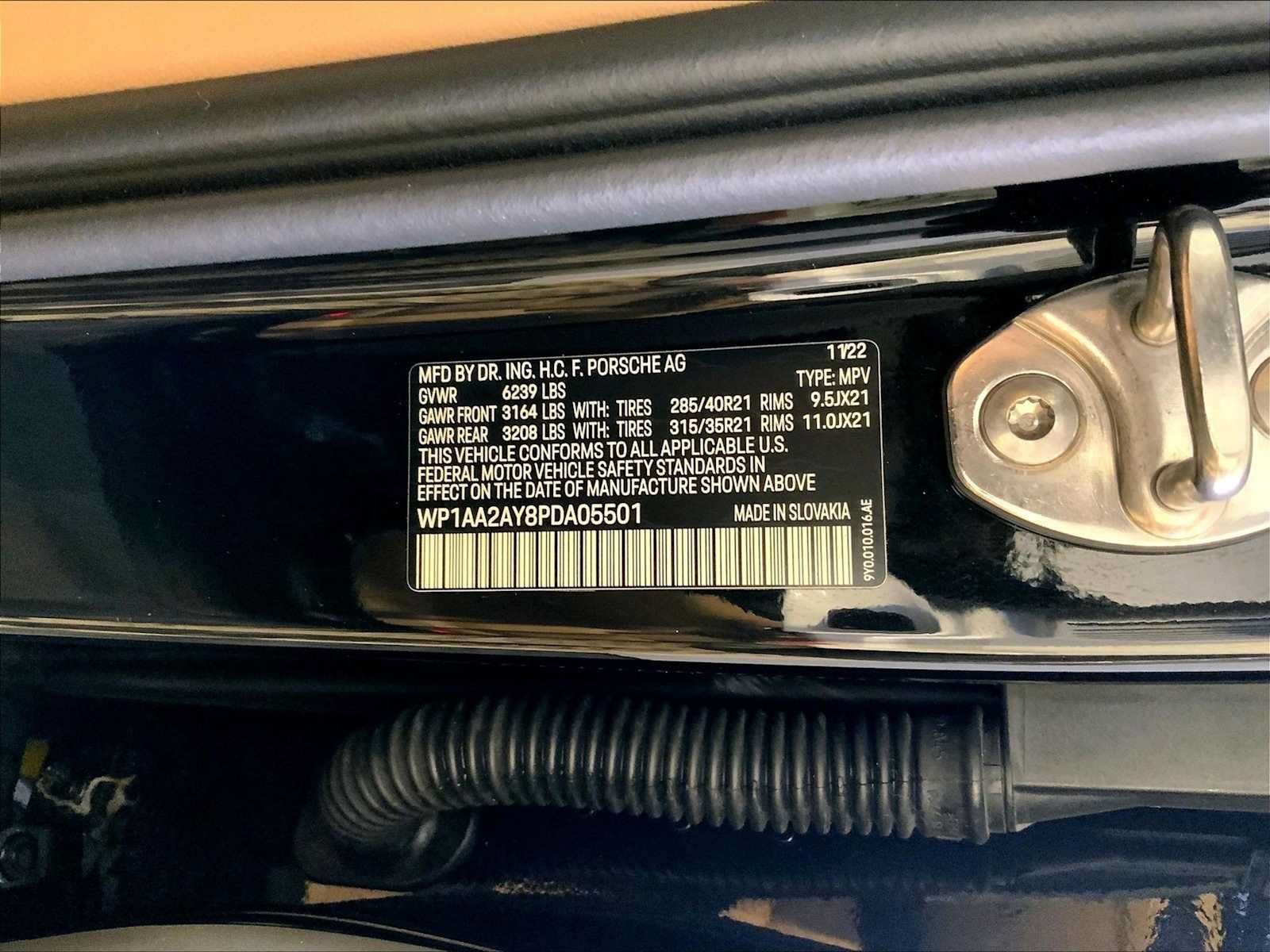 Certified 2023 Porsche Cayenne AWD/4WD image 36