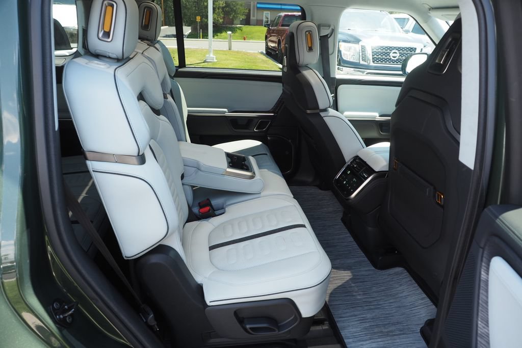 Used 2023 Rivian R1S Launch Edition Quad AWD/4WD image 21