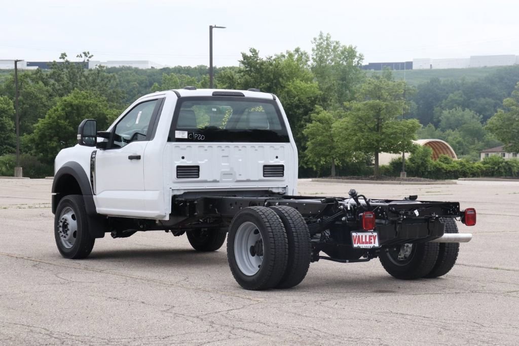 New 2025 Ford F550 4x4 Regular Cab Super Duty image 5