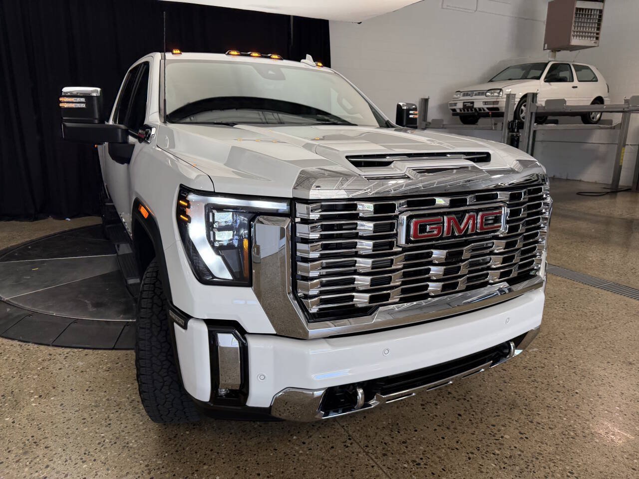 Used 2026 GMC Sierra 2500 Denali w/ Denali Reserve Package AWD/4WD image 16