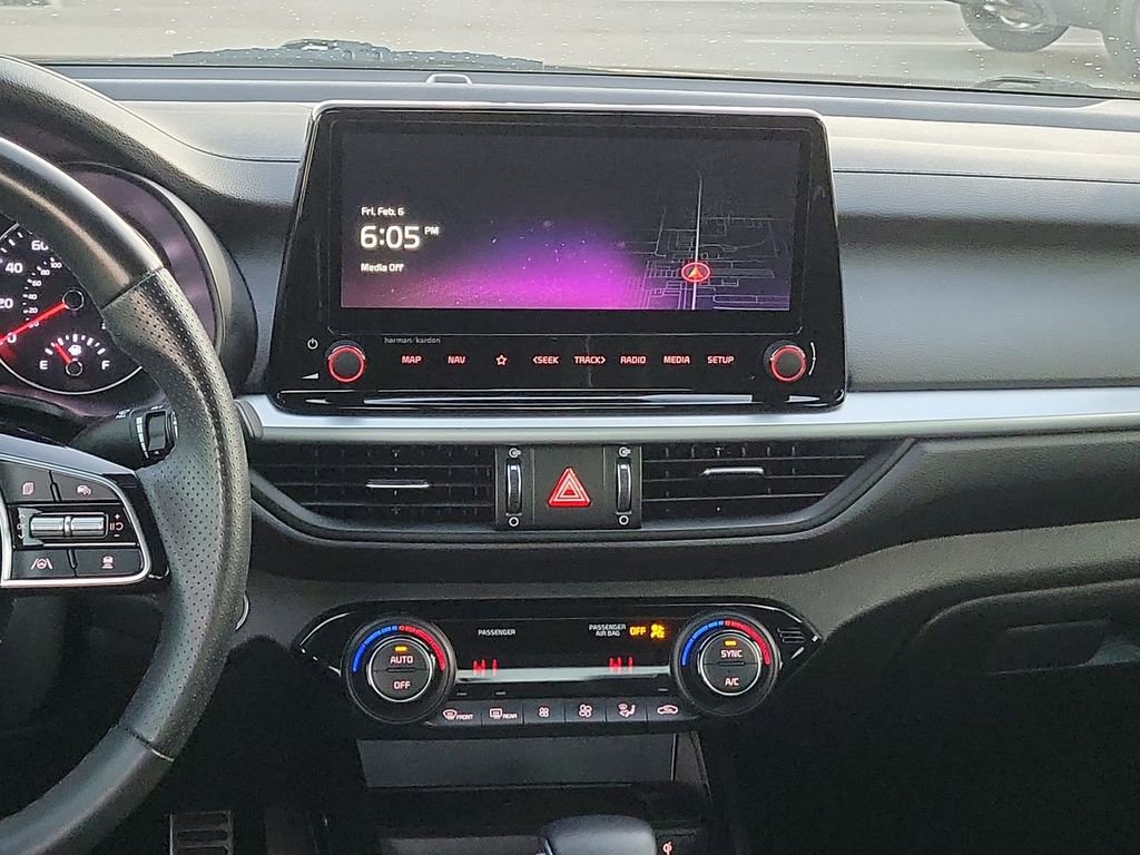 Used 2024 Kia Forte GT-Line w/ GT-Line Premium Package image 18