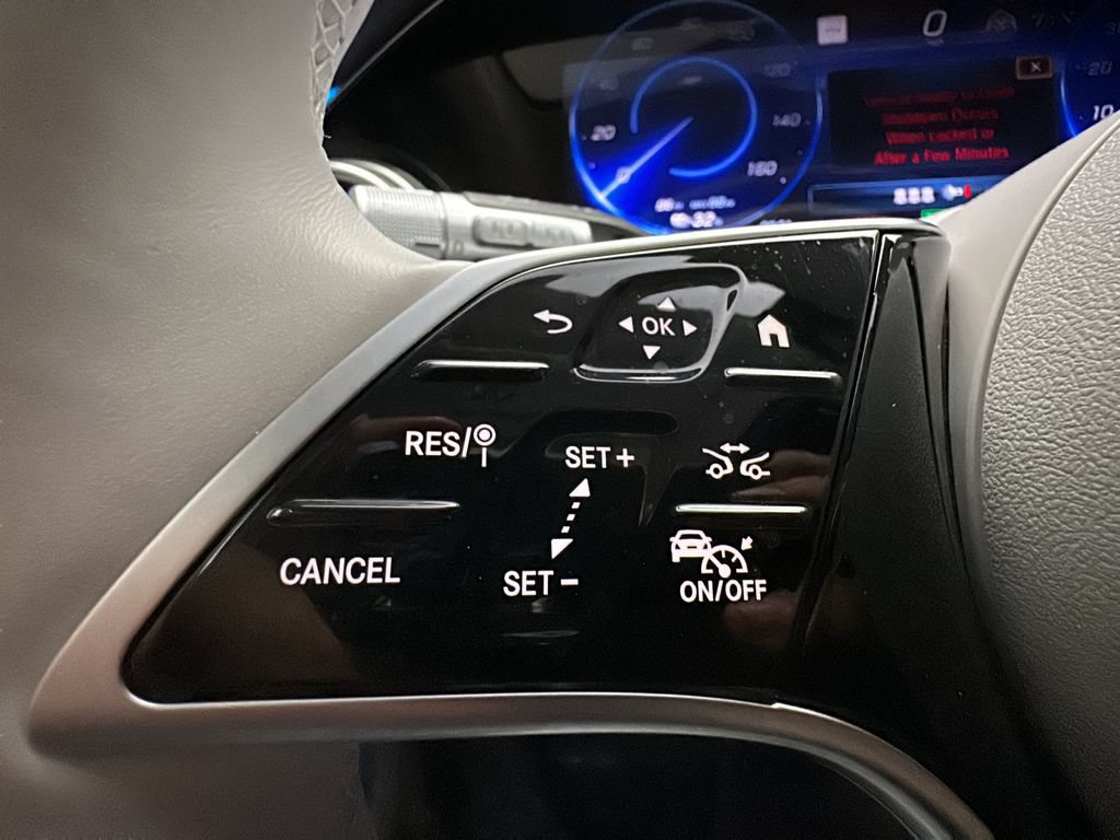 Used 2023 Mercedes-Benz EQS 580 4MATIC SUV image 25