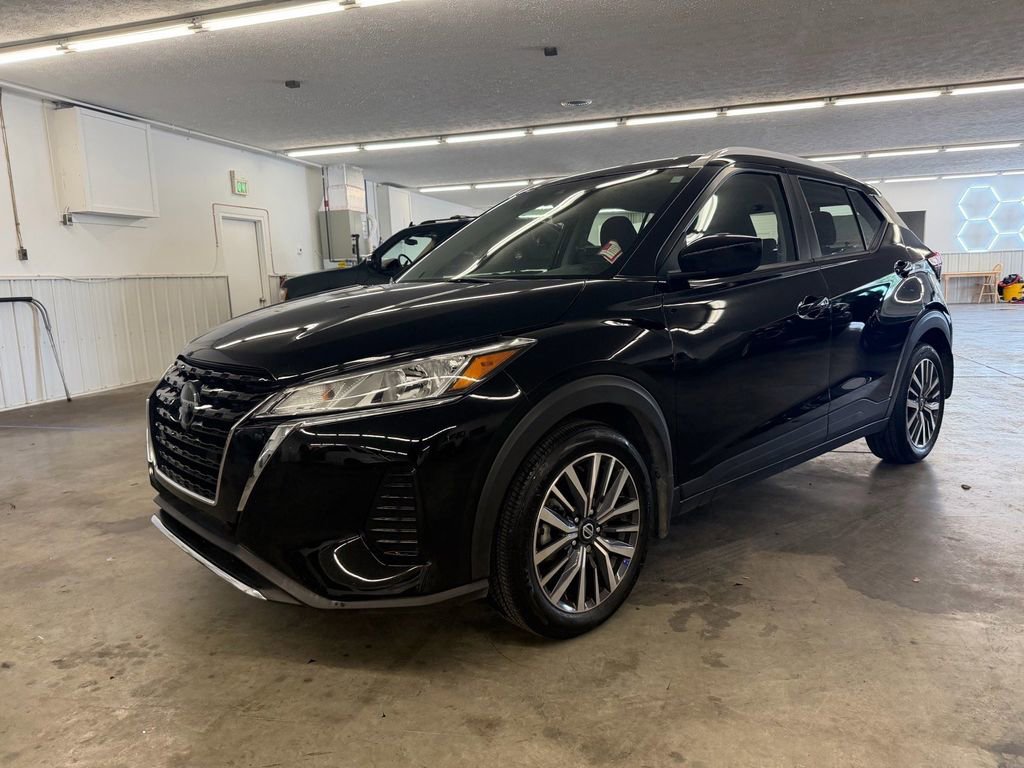 Used 2021 Nissan Kicks SV