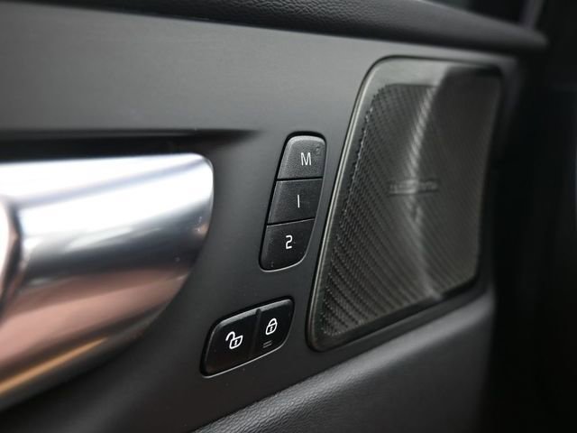 Used 2023 Volvo XC60 B6 Ultimate w/ Climate Package image 31