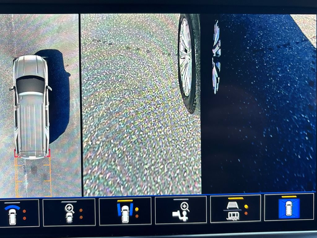Used 2023 GMC Yukon Denali w/ LPO, Floor Liner Package AWD/4WD image 43