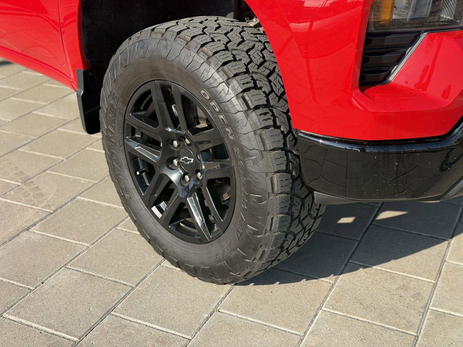 Used 2024 Chevrolet Silverado 1500 Custom Trail Boss w/ LPO, Dark Essentials Package image 16