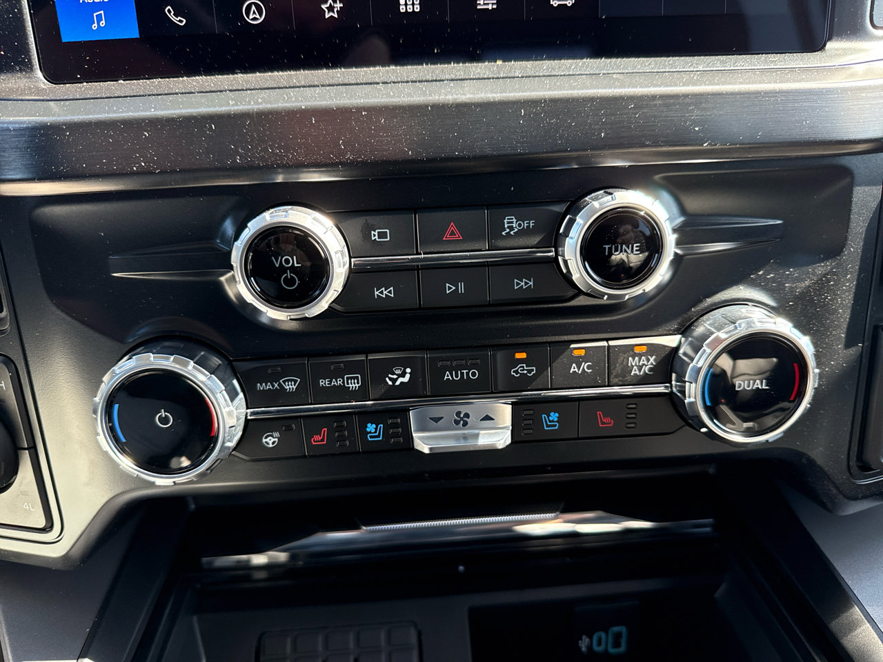 New 2026 Ford F250 Lariat w/ Tremor Off-Road Package image 37