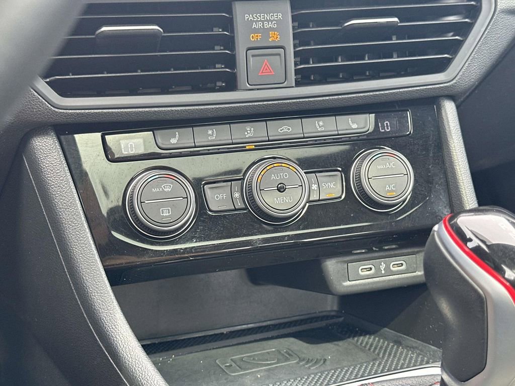 Certified 2024 Volkswagen Jetta GLI Autobahn w/ GLI Black Package image 27
