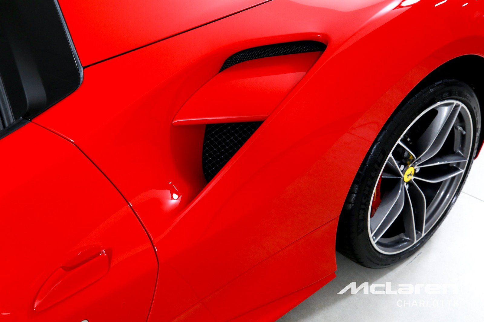 Used 2019 Ferrari 488 Spider RWD image 33