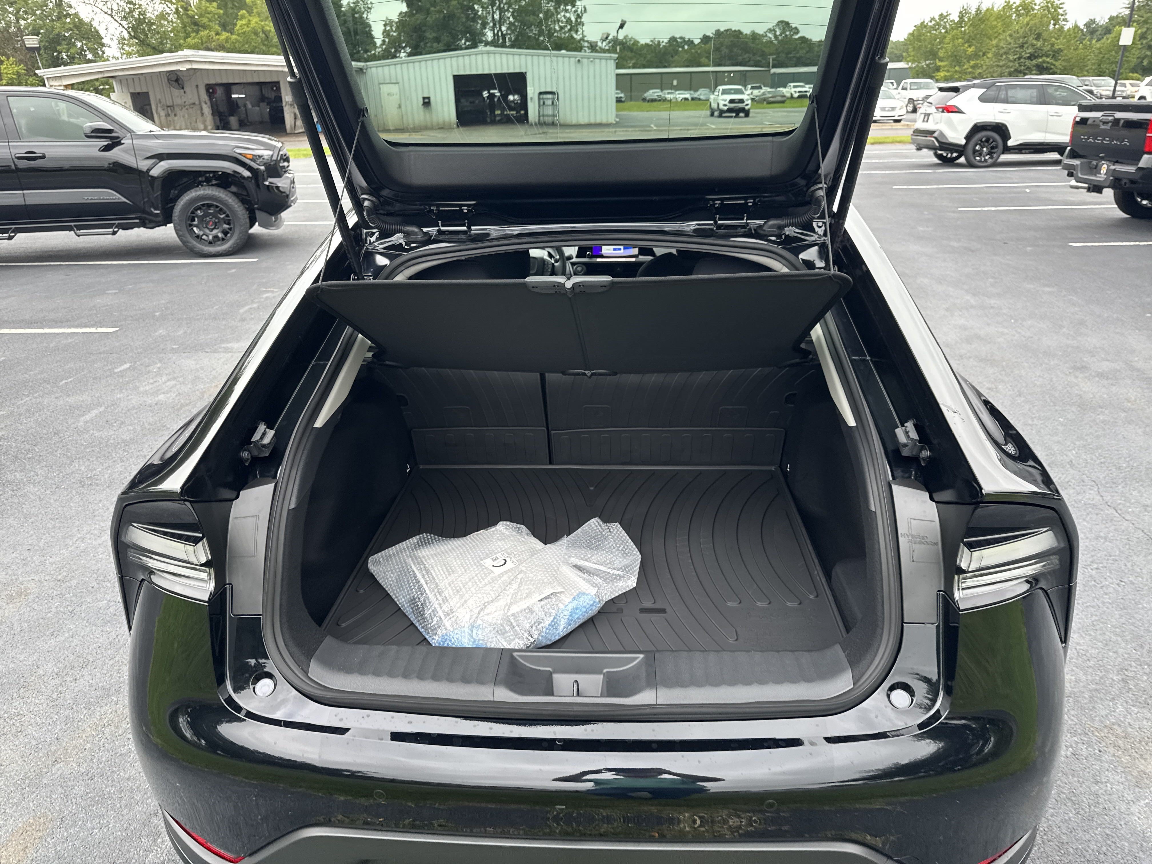 New 2025 Toyota Prius Plug-In Hybrid FWD image 35