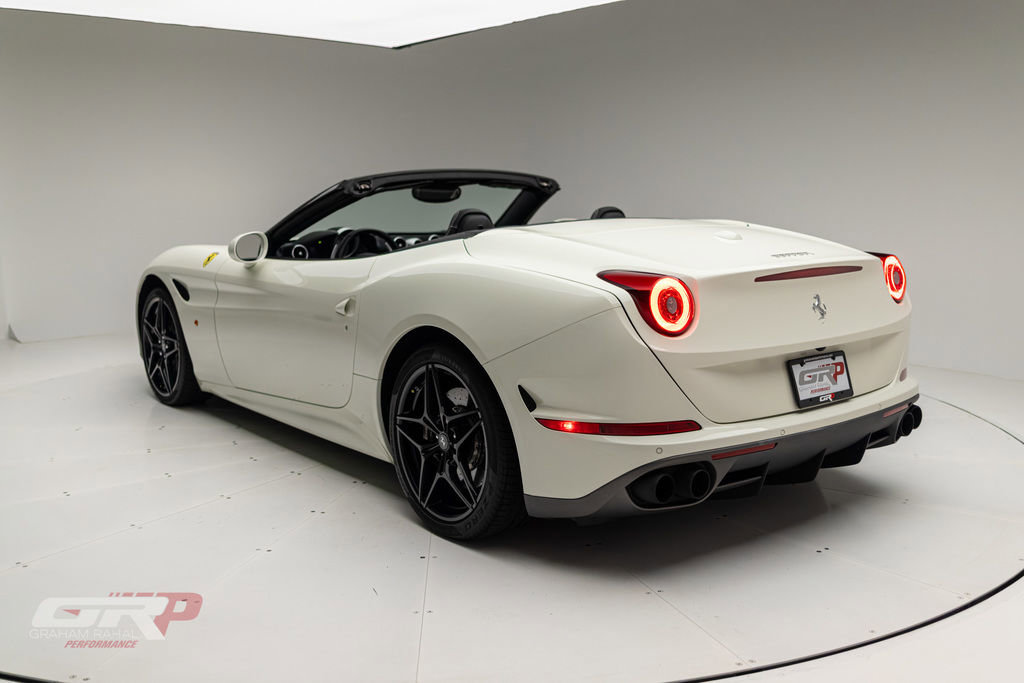 Used 2017 Ferrari California T RWD image 5