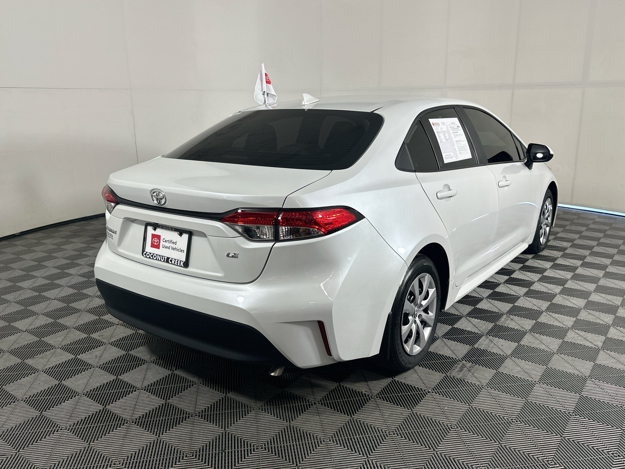 Certified 2025 Toyota Corolla LE FWD image 3