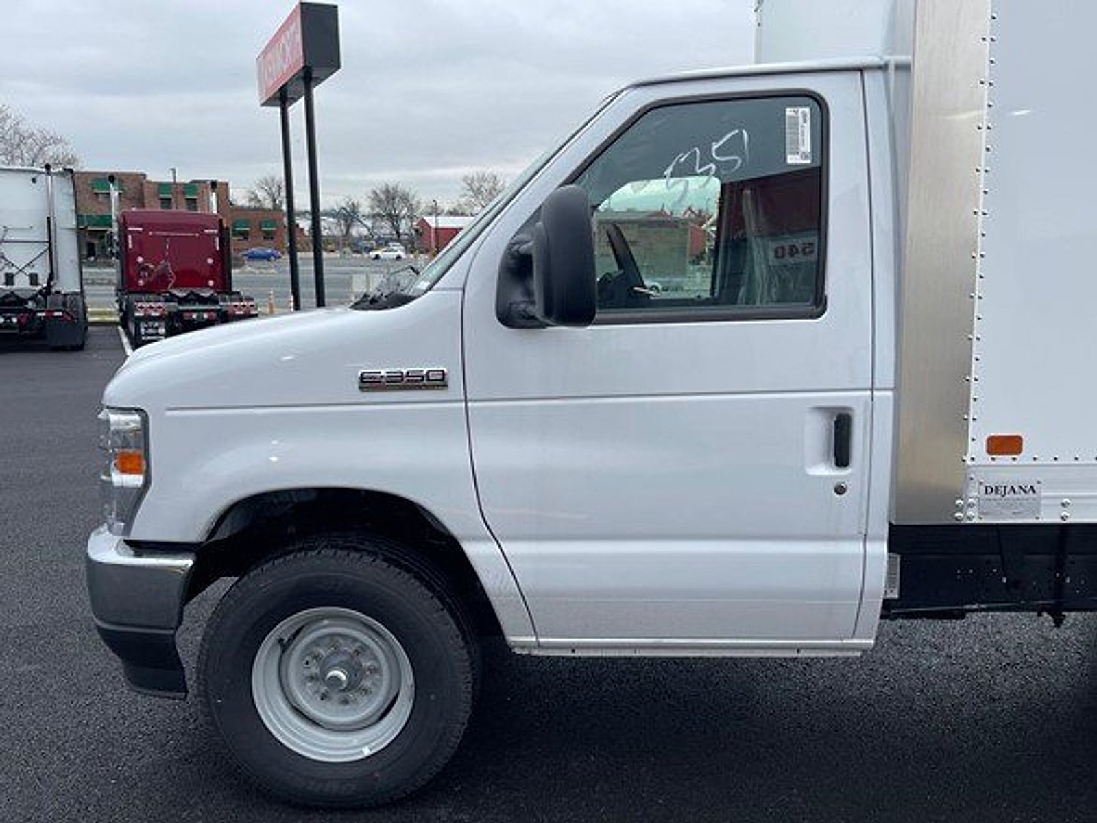 New 2024 Ford E-350 and Econoline 350 Super Duty w/ Power Windows & Locks Group RWD image 10