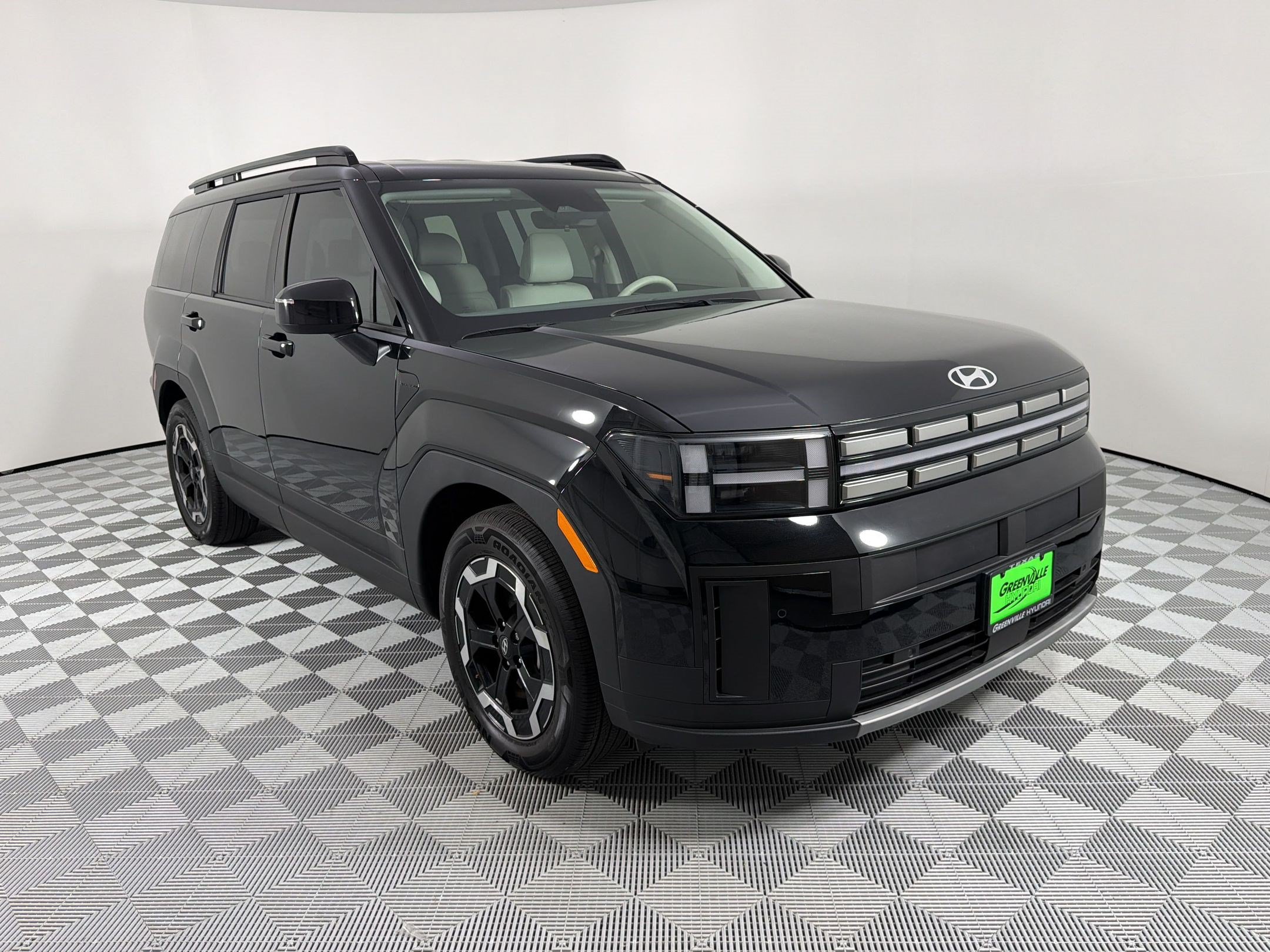 Used 2025 Hyundai Santa Fe SEL FWD image 7