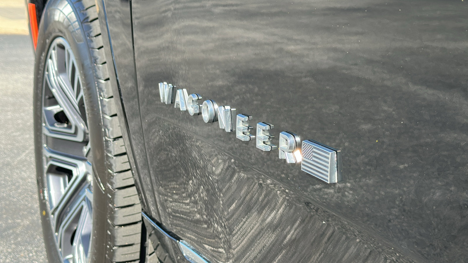 Used 2023 Jeep Wagoneer L Series II image 10