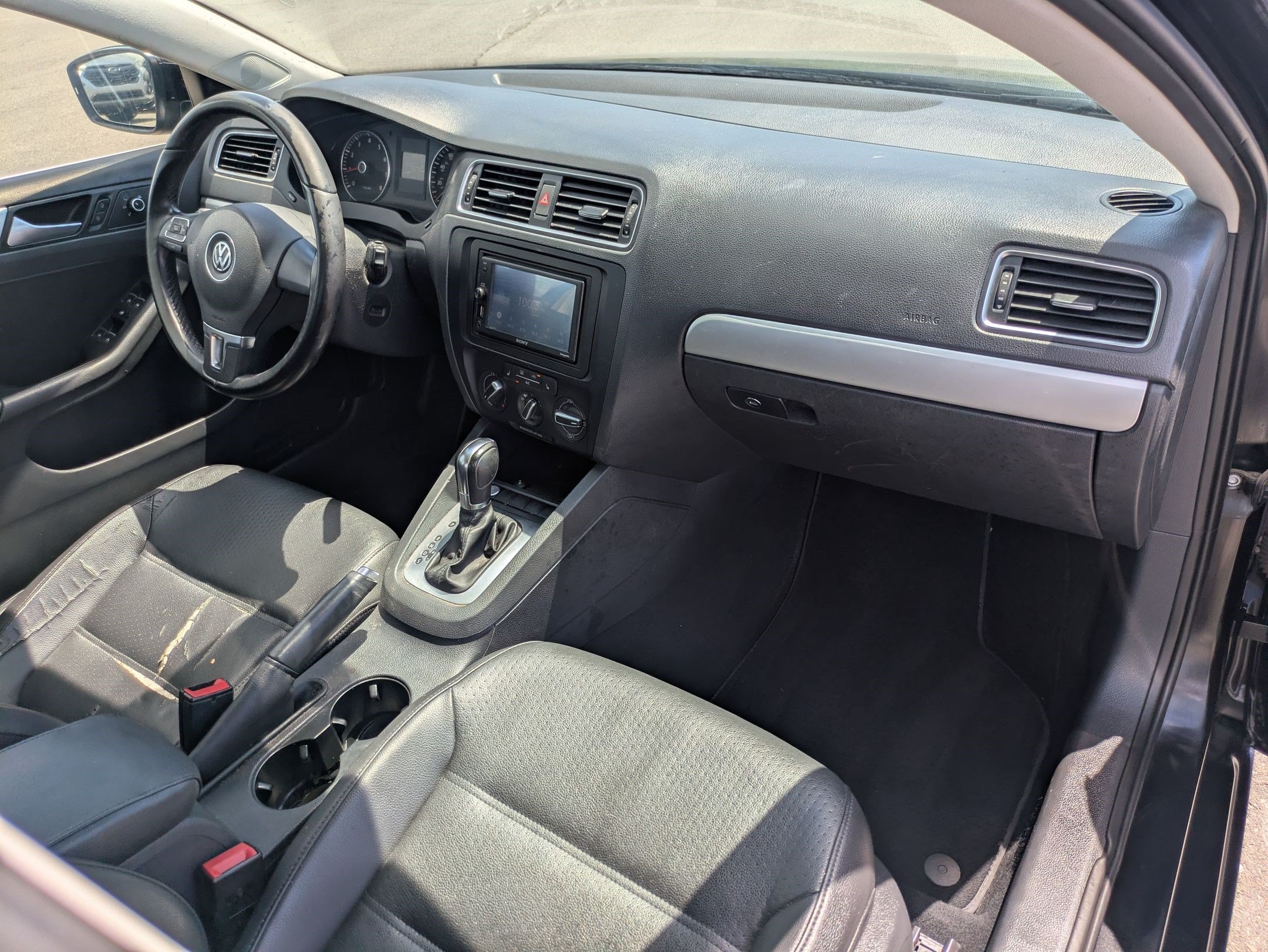Used 2014 Volkswagen Jetta SE FWD image 30